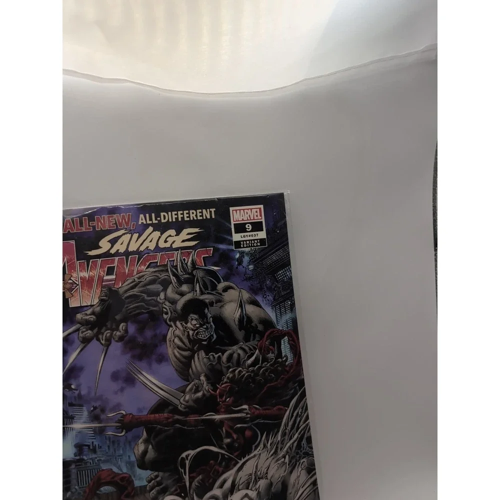 SAVAGE AVENGERS #9 KYLE‎ HOTZ VARIANT MARVEL COMICS 2023
